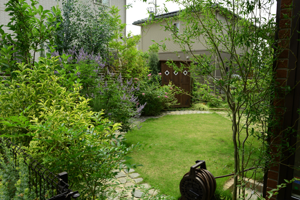 イングリッシュ庭　全景