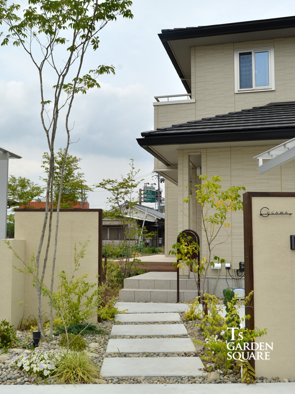 雑木の庭　エントランス