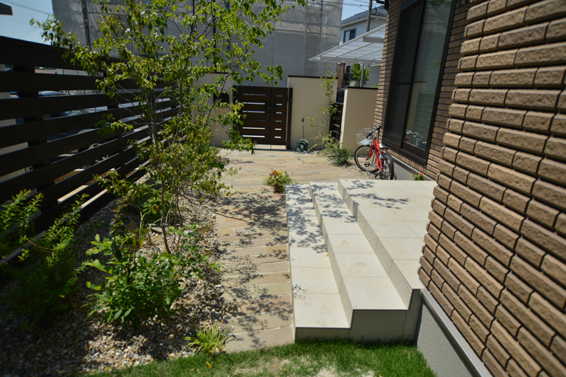 積水ハイム　アプローチ２