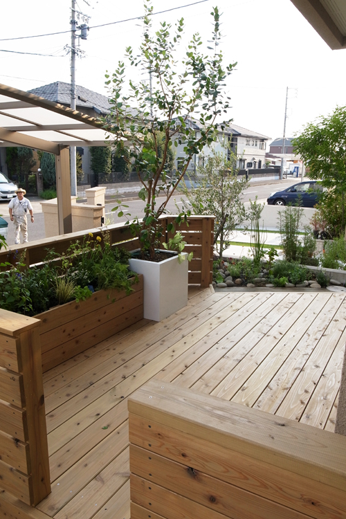デッキ植栽全景
