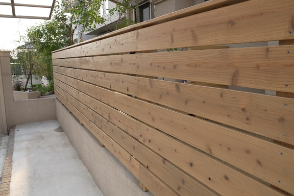 目隠しフェンス