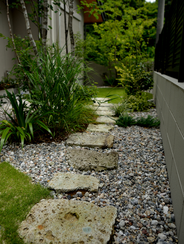 大谷石アプローチ