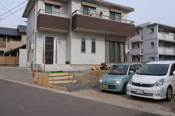 トヨタホーム外構　前