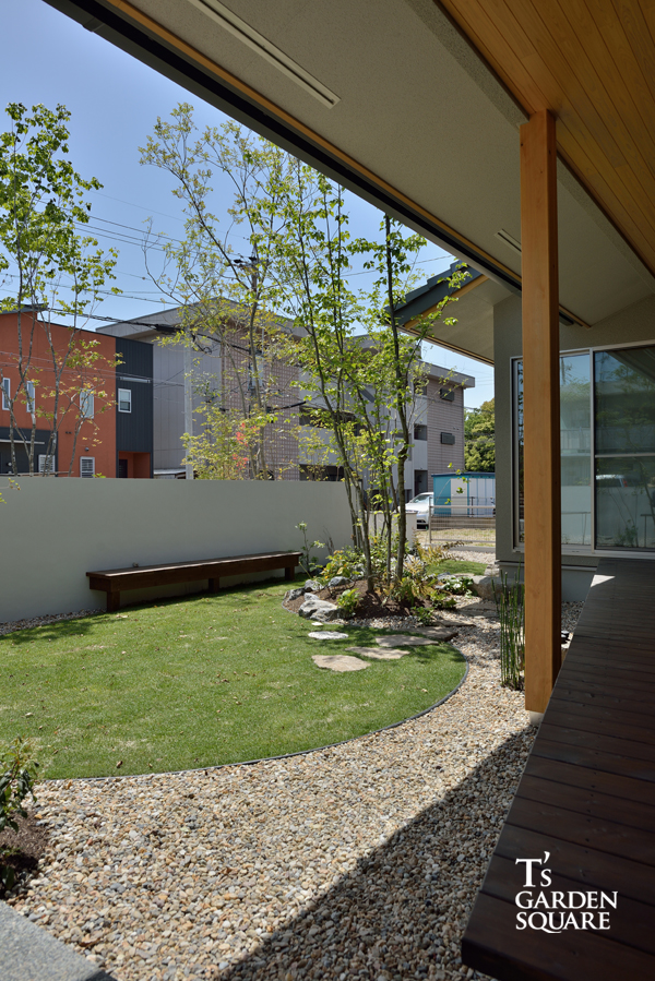 ウッドデッキ雑木の庭