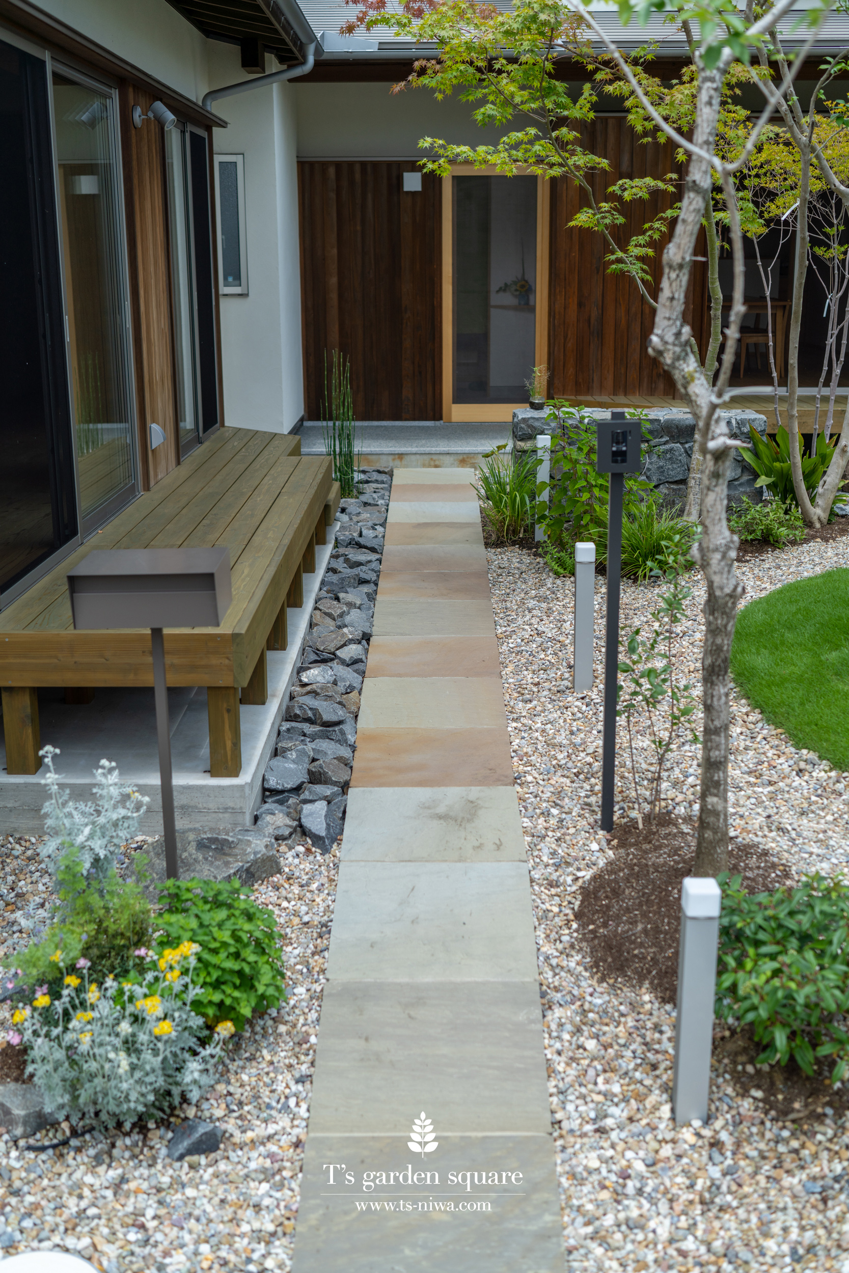 インド砂岩　アプローチ