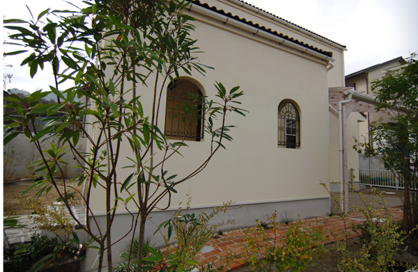 ヒメユズリハ　パパママハウスシンボルツリー