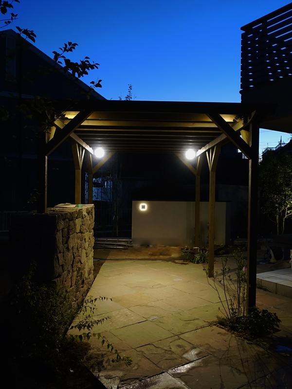 パーゴラ夜